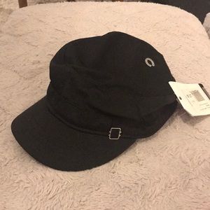 Trendy basic cadet hat 🖤